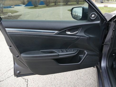 Used 2016 Honda Civic Touring image 24