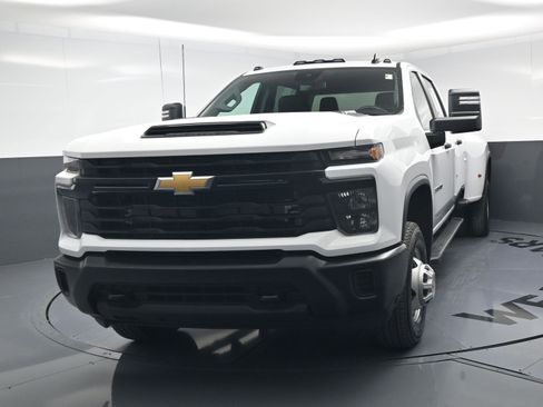 Used 2024 Chevrolet Silverado 3500 W/T w/ WT Convenience Package AWD/4WD image 11