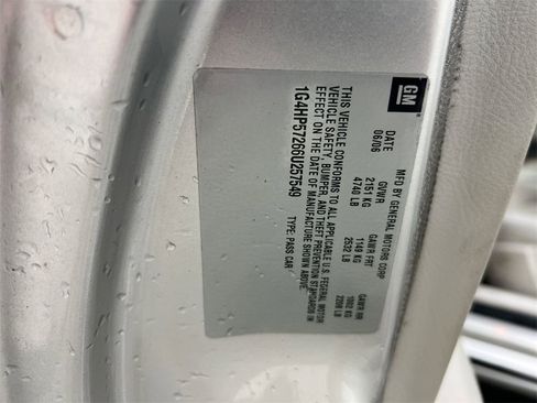 Used 2006 Buick Lucerne CX image 25