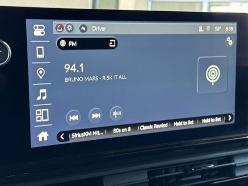 Used 2024 Honda Prologue EX image 19