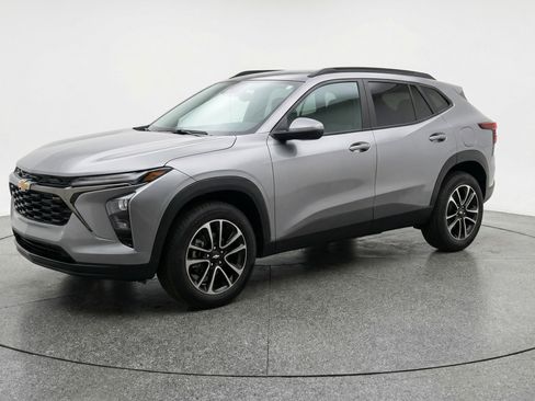 Used 2025 Chevrolet TrailBlazer LT image 3