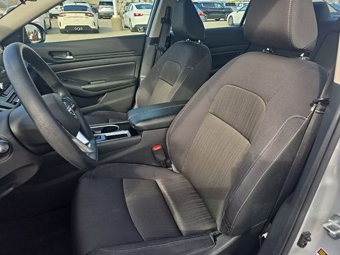 Used 2024 Nissan Altima 2.5 SV image 25
