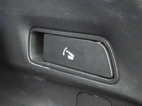 Used 2022 Mitsubishi Outlander ES image 35