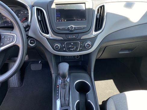 Used 2022 Chevrolet Equinox LS w/ LPO, Chrome Package FWD image 11