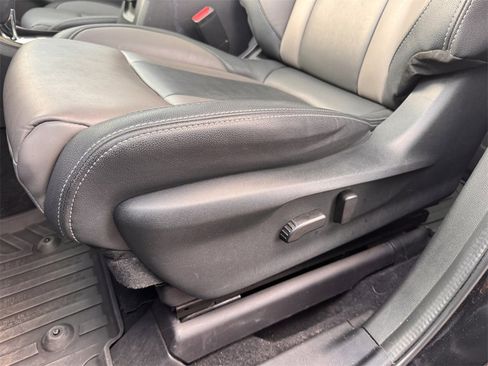 Used 2022 Subaru Ascent Onyx Edition image 24