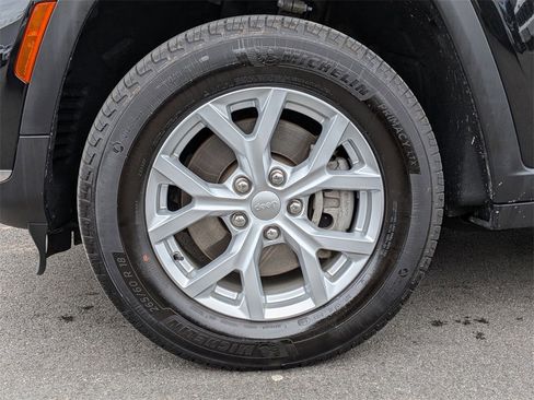 Certified 2023 Jeep Grand Cherokee L Limited image 31