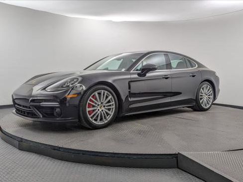 Used 2017 Porsche Panamera Turbo image 2