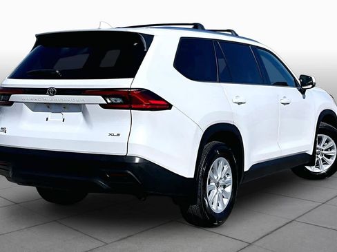 Certified 2024 Toyota Grand Highlander XLE AWD/4WD image 13