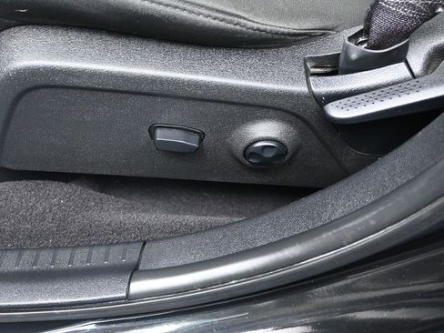 Used 2020 Dodge Journey SE w/ SE Popular Equipment Group image 11