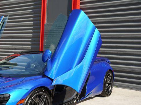 Used 2022 McLaren 720S Luxury image 8