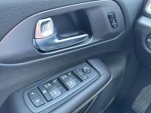 New 2026 Chrysler Pacifica Select AWD/4WD image 23