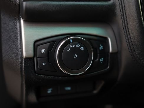 Used 2017 Ford Explorer Platinum image 10