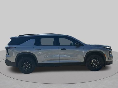 Used 2026 Chevrolet Traverse LT w/ Midnight/Sport Edition AWD/4WD image 6