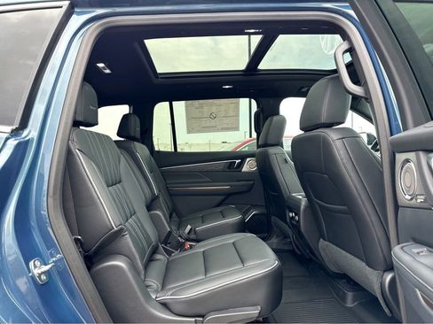 New 2026 Buick Enclave Avenir w/ Super Cruise Package AWD/4WD image 6