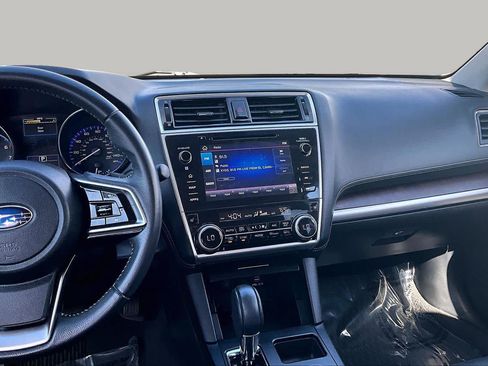 Used 2019 Subaru Outback 2.5i Limited AWD/4WD image 6