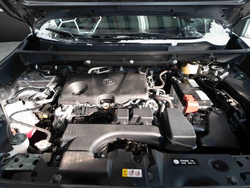 Used 2025 Toyota RAV4 XLE image 31