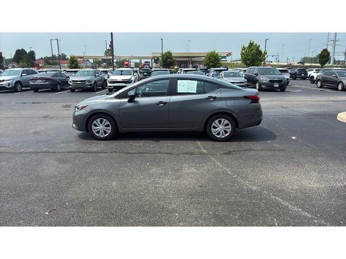 Used 2025 Nissan Versa S FWD image 4