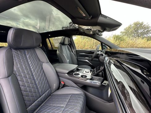 New 2025 Cadillac Escalade IQ Sport 1 w/ LPO, ONYX Package image 15