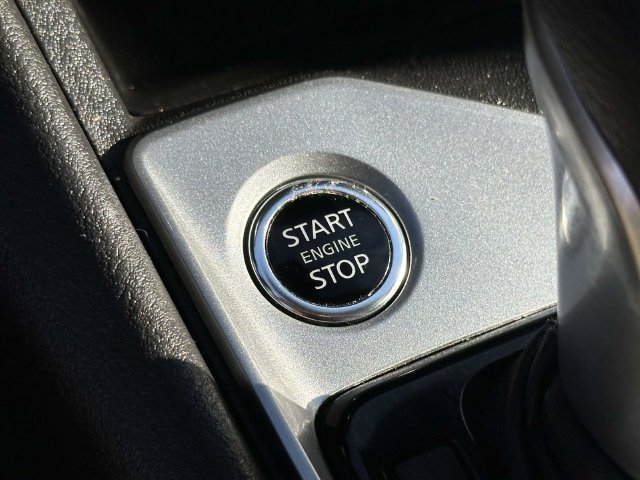 Used 2025 Nissan Altima 2.5 SV FWD image 21