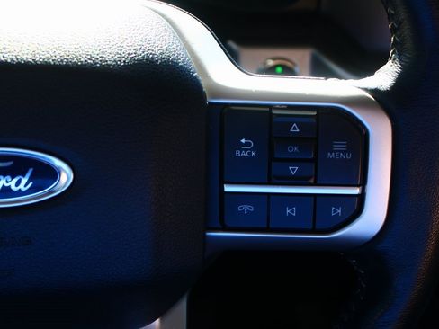 Used 2023 Ford Expedition Max XLT image 16