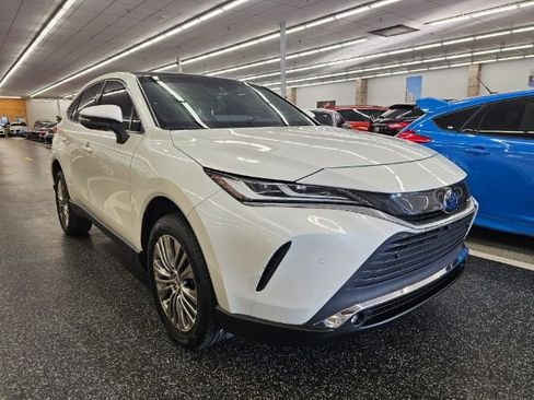 Used 2022 Toyota Venza Limited w/ Advanced Technology Package image 4