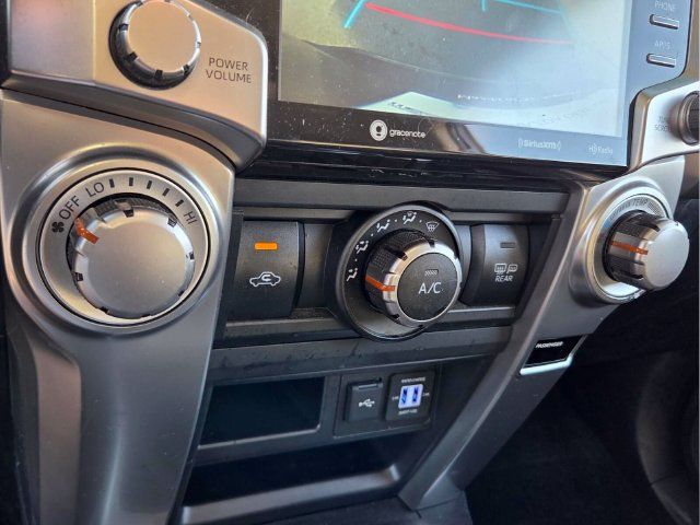 Used 2022 Toyota 4Runner SR5 Premium w/ Moonroof Package AWD/4WD image 27