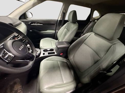 Used 2025 Kia Seltos SX w/ SX Sunroof Package AWD/4WD image 22