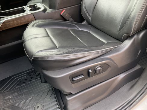 Used 2021 Chevrolet Silverado 2500 High Country w/ Z71 Off-Road Package image 32