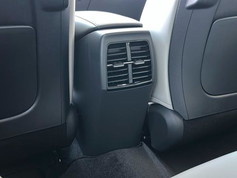 New 2025 Kia Niro EX image 15