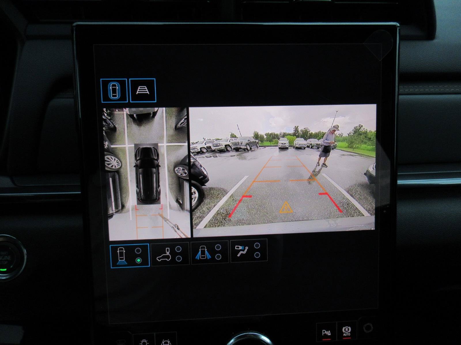 New 2027 GMC Terrain AT4 w/ Convenience Package III AWD/4WD image 28
