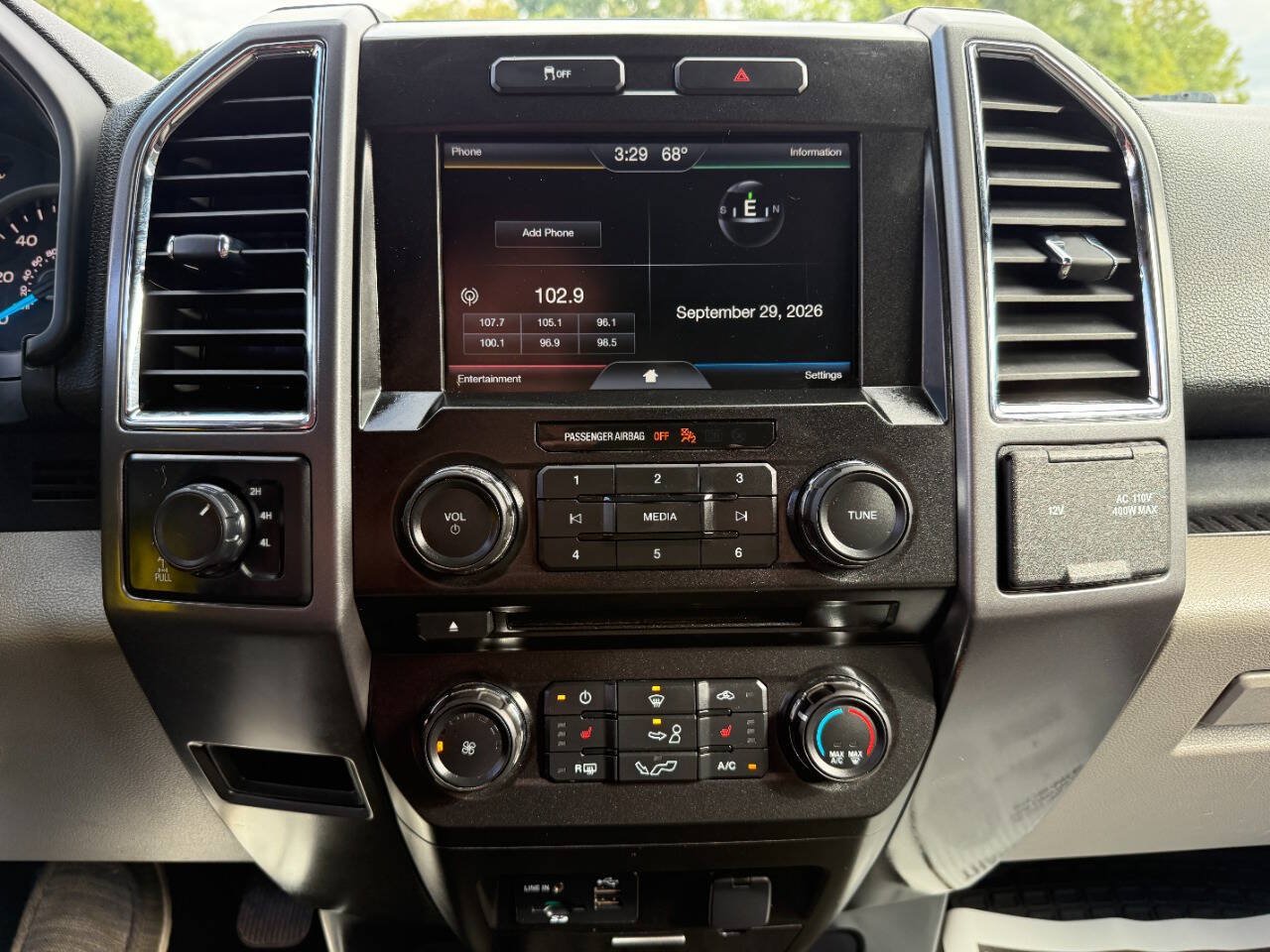 Used 2015 Ford F150 XLT w/ Equipment Group 302A Luxury AWD/4WD image 22