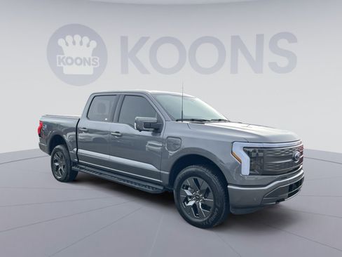 Used 2023 Ford F150 Lightning Lariat image 18