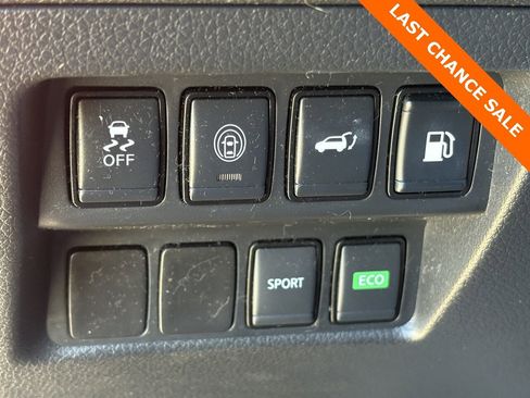 Used 2020 Nissan Rogue SV image 21