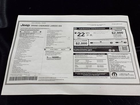 Used 2023 Jeep Grand Cherokee Laredo w/ Luxury Tech Group I AWD/4WD image 9