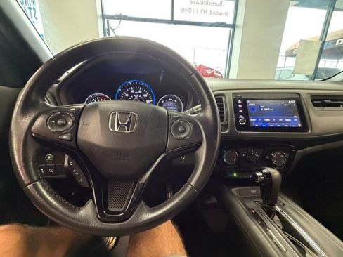 Used 2019 Honda HR-V Sport image 25