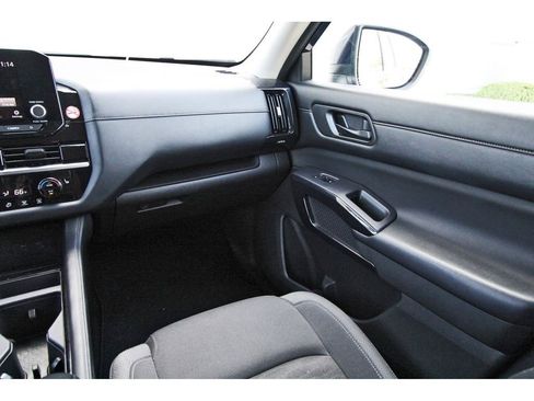 Used 2024 Nissan Pathfinder SV image 10