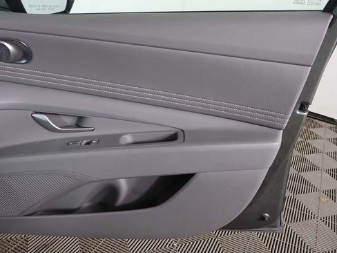 Certified 2025 Hyundai Elantra SEL FWD image 23