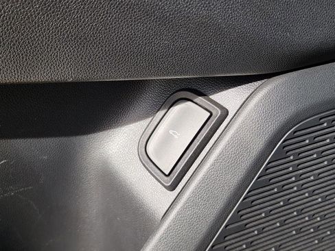 Used 2025 Chevrolet Equinox ACTIV w/ Safety and Technology Package image 28