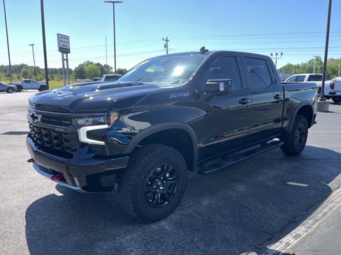 Used 2023 Chevrolet Silverado 1500 ZR2 w/ Technology Package AWD/4WD image 1