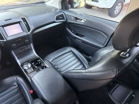 Used 2019 Ford Edge SEL w/ Equipment Group 201A AWD/4WD image 19