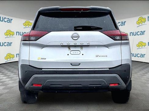 Certified 2022 Nissan Rogue SV image 5