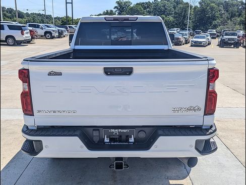 Used 2020 Chevrolet Silverado 2500 High Country w/ Technology Package AWD/4WD image 10