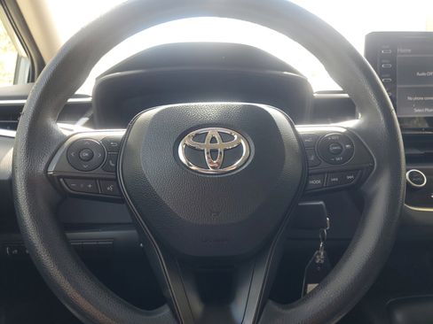 Used 2021 Toyota Corolla LE image 20