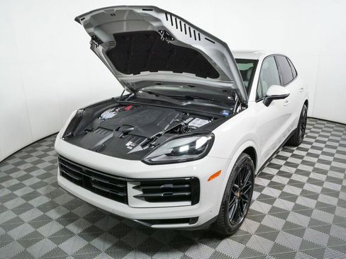 New 2026 Porsche Cayenne AWD/4WD image 34