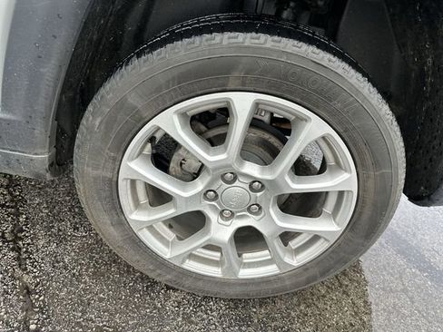 Used 2023 Jeep Compass Latitude w/ Sun and Sound Group image 21