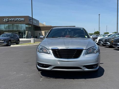 Used 2013 Chrysler 200 Touring w/ S Exterior Appearance Pkg FWD image 2