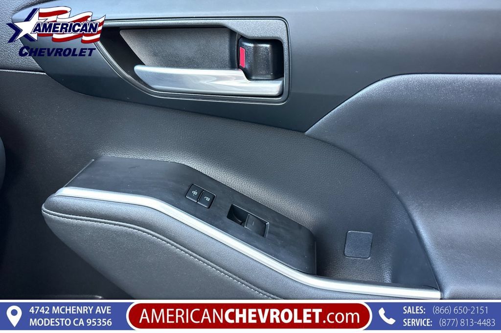 Used 2023 Toyota Highlander XLE AWD/4WD image 24
