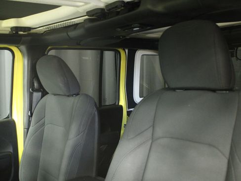 Used 2022 Jeep Wrangler Unlimited Sport image 5