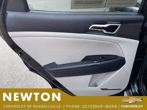 Used 2025 Kia Sportage EX FWD image 42