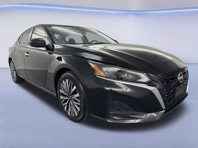 Used 2024 Nissan Altima 2.5 SV